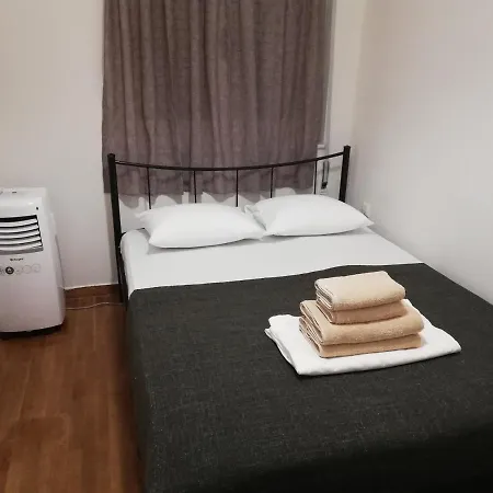 Esseligk Πανσιόν *