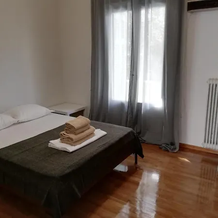 Guest house Esseligk Athens